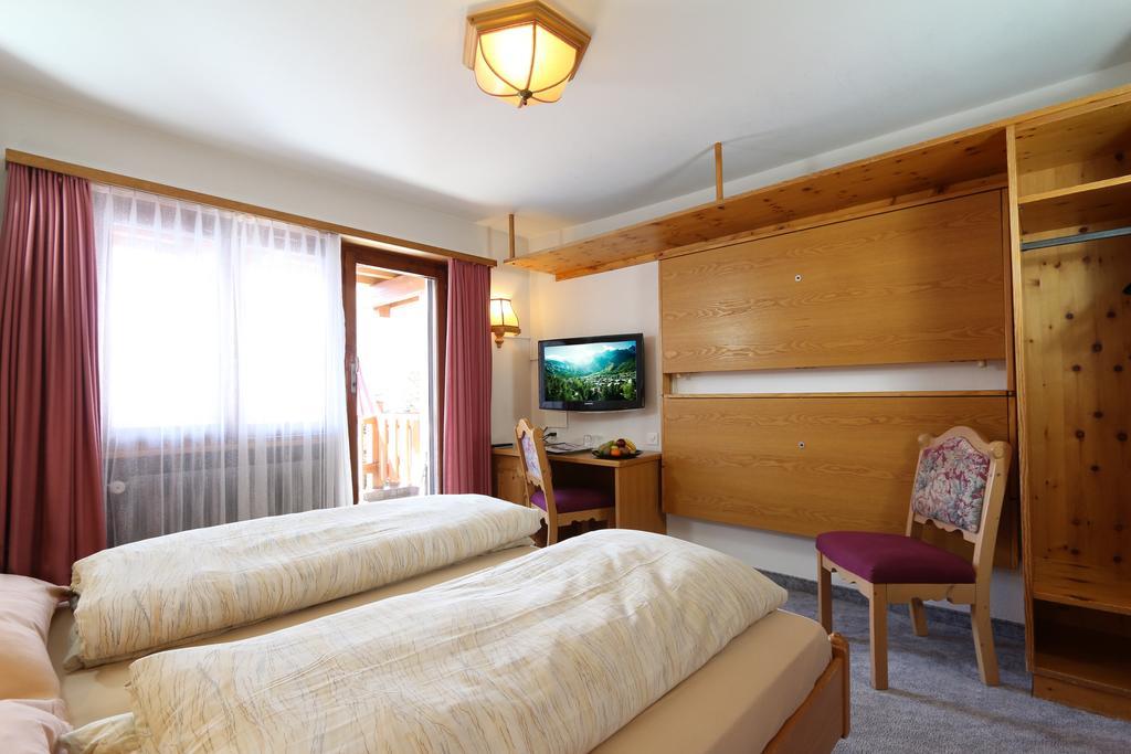 Hotel Alphubel Зас-Фе Екстер'єр фото